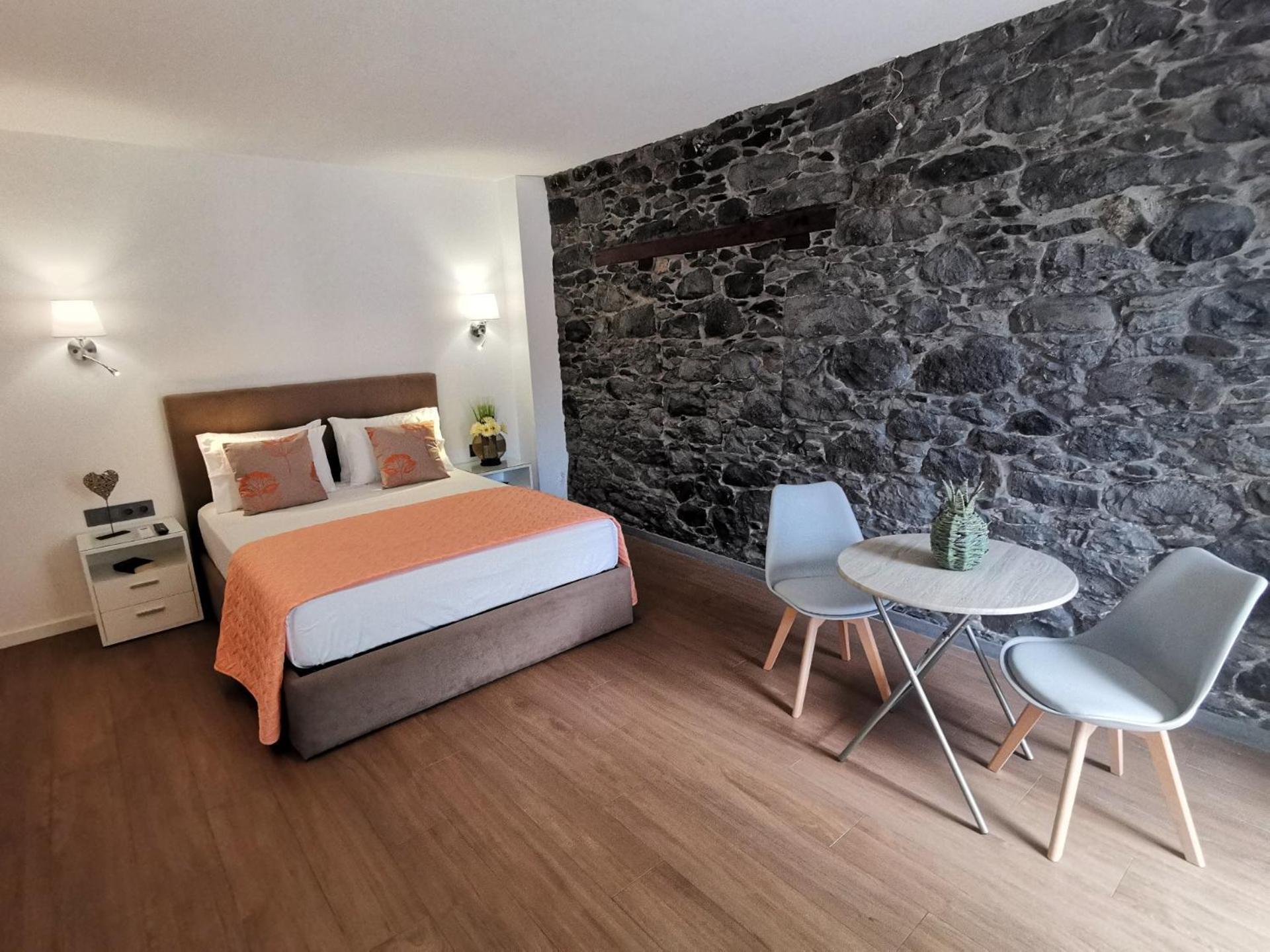 Chale Esmeralda - Charming Studios In Calheta Beach Eksteriør bilde